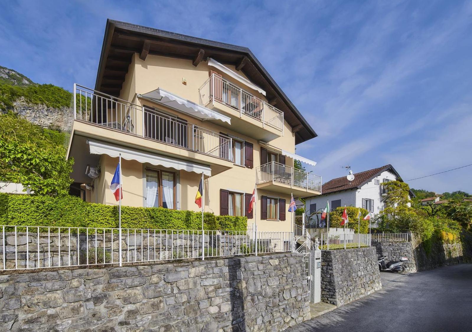 B&B-Foresteria Casa Della Musica Lake Como Mandello del Lario Extérieur photo