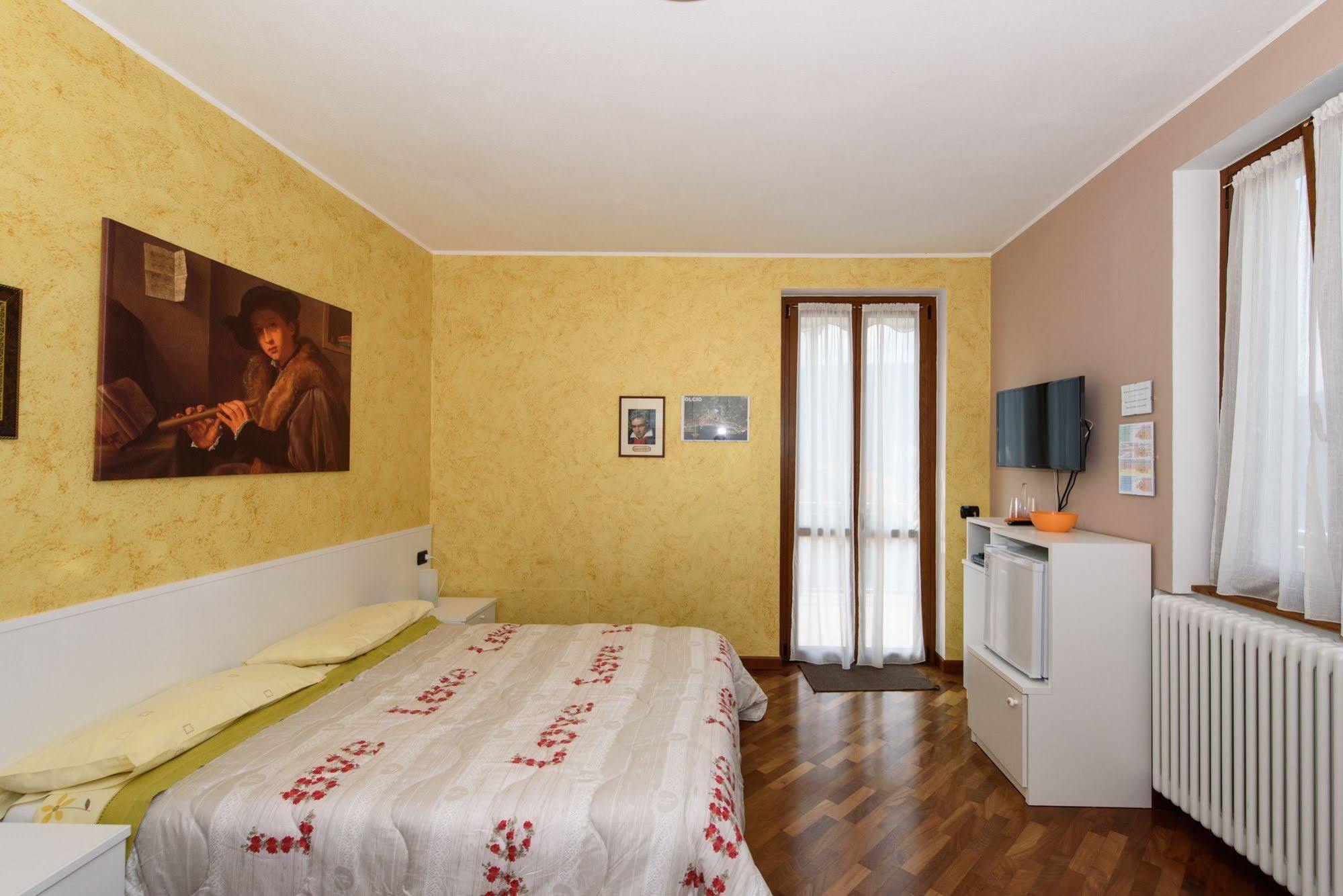 B&B-Foresteria Casa Della Musica Lake Como Mandello del Lario Extérieur photo